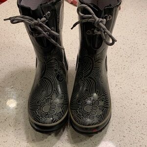 Bogs Black Patterned Women's Boots 11